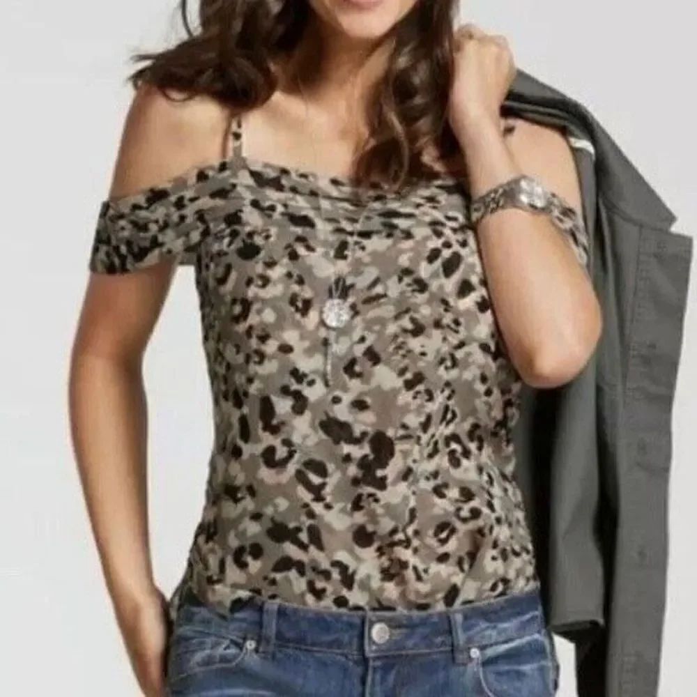 Cabi Multi Color Algeria Tiered Leopard Print Cold Shoulder Top Small, excellent
